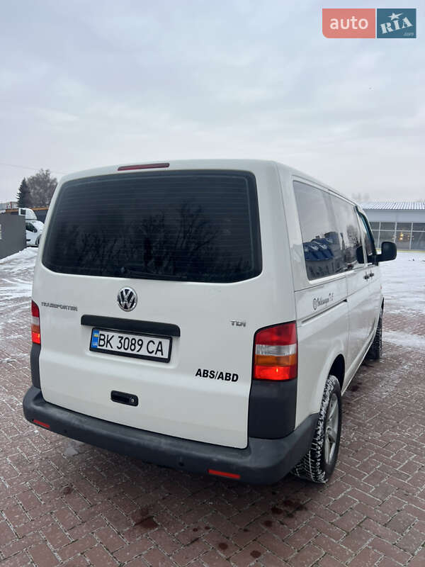 Минивэн Volkswagen Transporter 2007 в Ровно