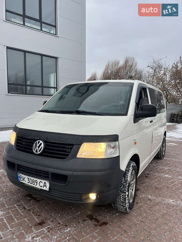 Минивэн Volkswagen Transporter 2007 в Ровно