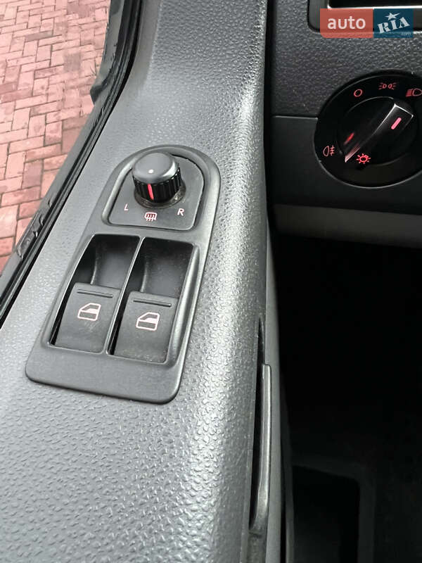 Минивэн Volkswagen Transporter 2007 в Ровно