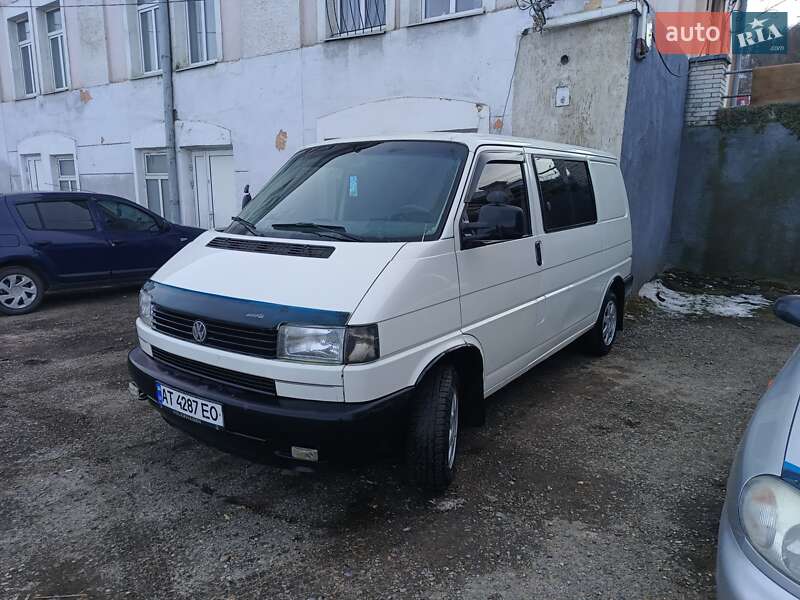 Минивэн Volkswagen Transporter 1997 в Снятине