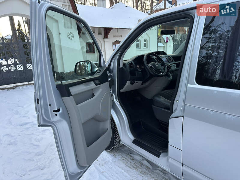Мінівен Volkswagen Transporter 2015 в Києві