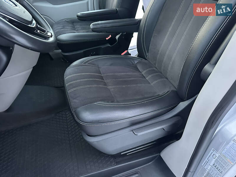 Мінівен Volkswagen Transporter 2015 в Києві