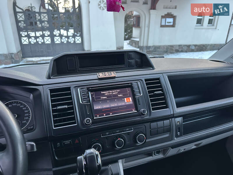 Мінівен Volkswagen Transporter 2015 в Києві