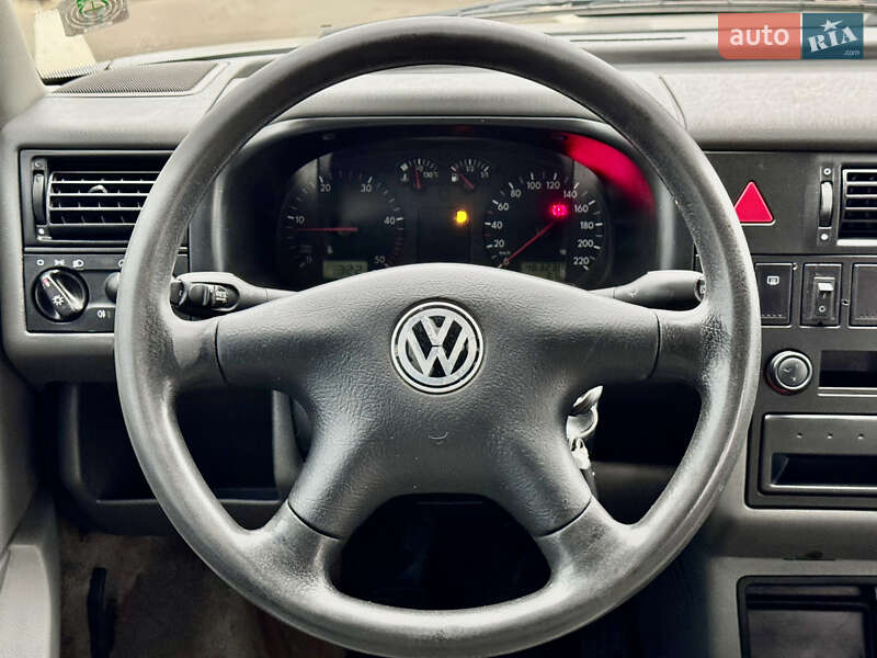 Грузопассажирский фургон Volkswagen Transporter 2000 в Киеве