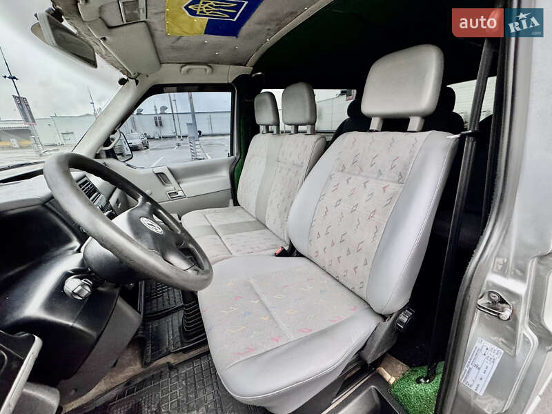 Грузопассажирский фургон Volkswagen Transporter 2000 в Киеве