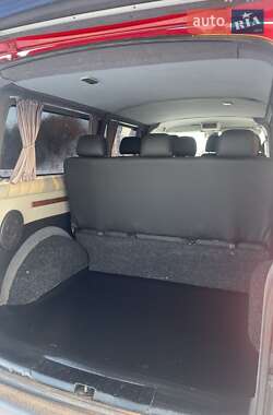 Минивэн Volkswagen Transporter 2011 в Остроге