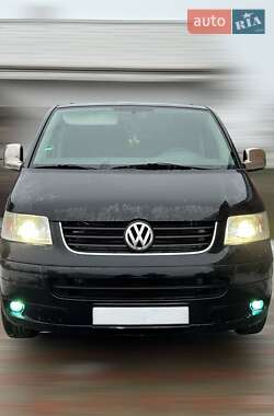 Вантажний фургон Volkswagen Transporter 2007 в Чернівцях