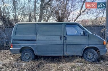 Вантажний фургон Volkswagen Transporter 2003 в Києві