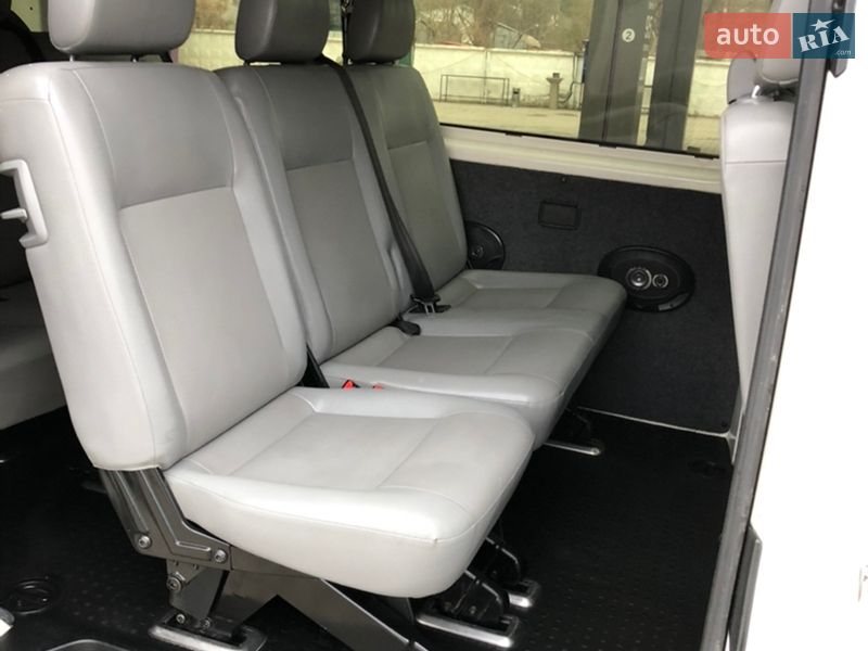 Мінівен Volkswagen Transporter 2006 в Чернівцях