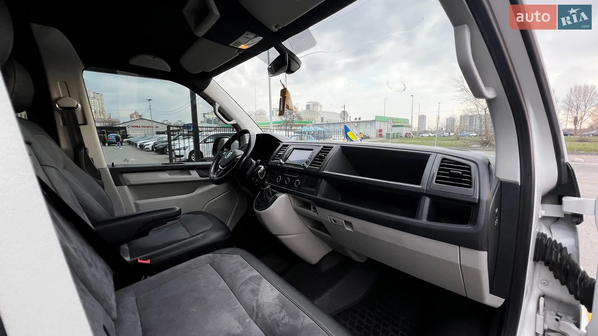 2017 Volkswagen Transporter - мініатюра 25