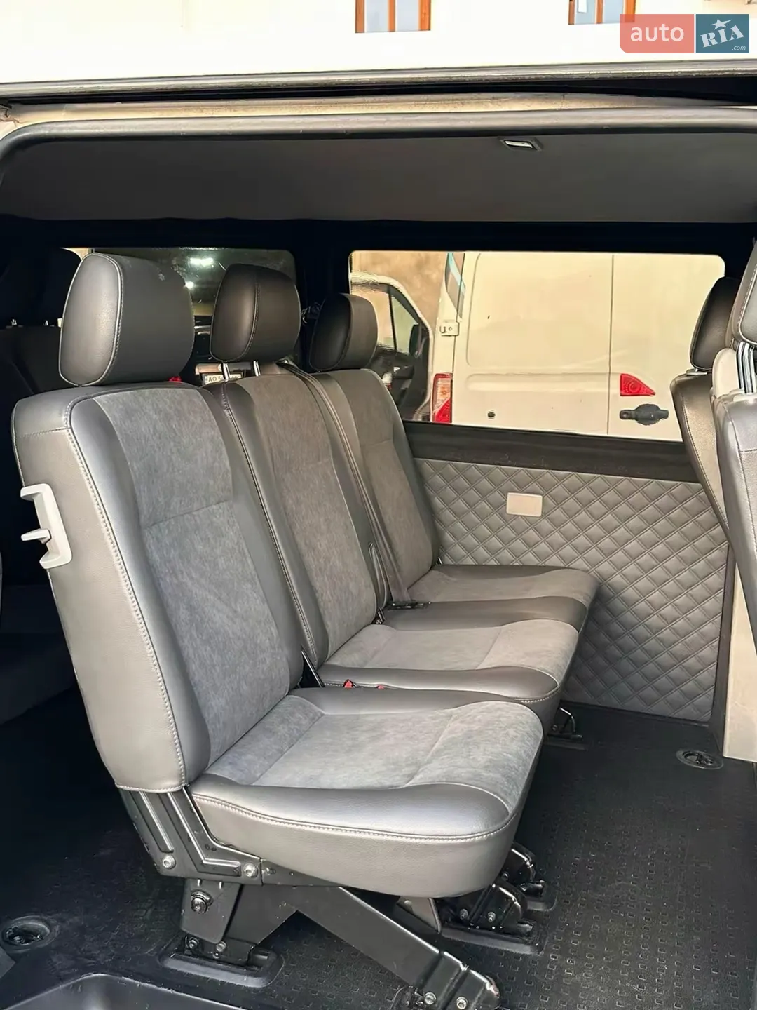 2010 Volkswagen Transporter - мініатюра 10