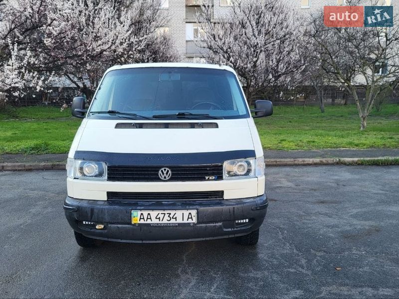 Вантажопасажирський фургон Volkswagen Transporter 2001 в Києві