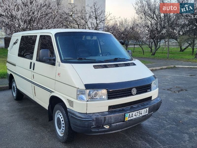 Вантажопасажирський фургон Volkswagen Transporter 2001 в Києві