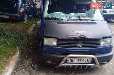 Минивэн Volkswagen Transporter 2003 в Жвирке