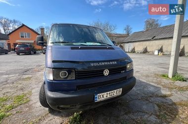 Мінівен Volkswagen Transporter 2000 в Острозі