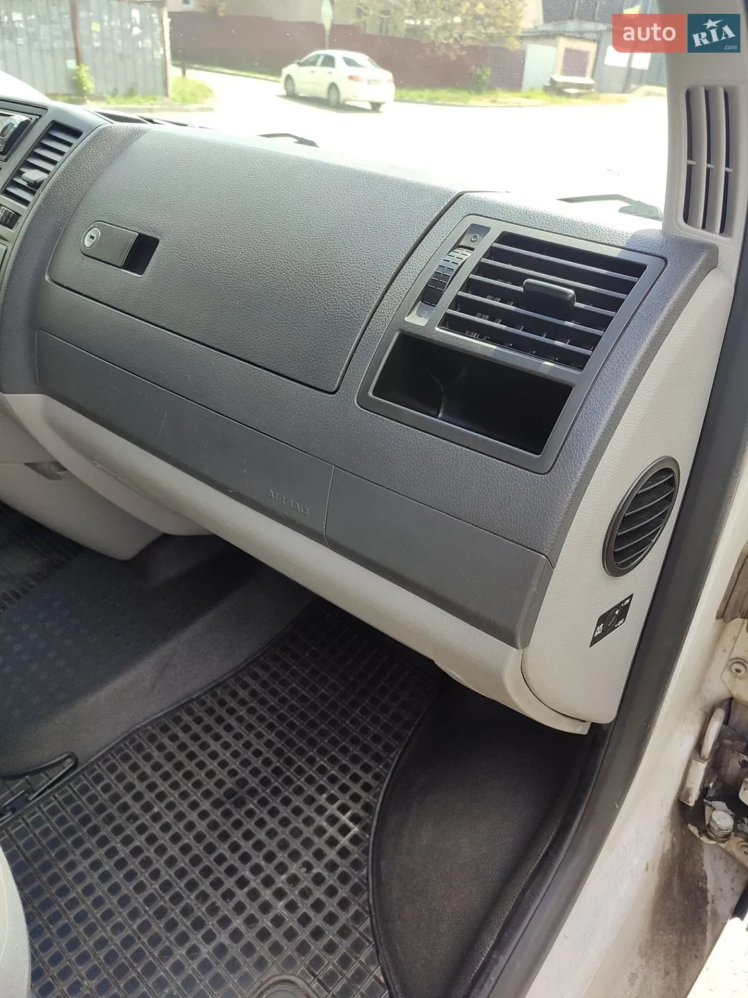 2012 Volkswagen Transporter - мініатюра 17