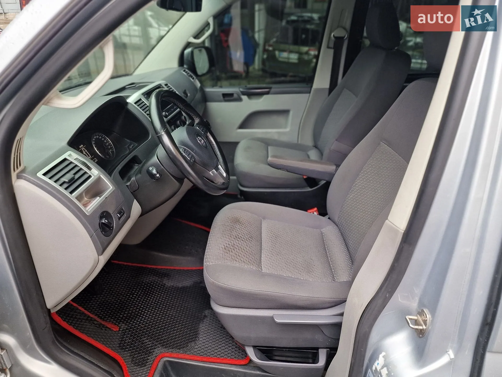 2010 Volkswagen Transporter - мініатюра 36