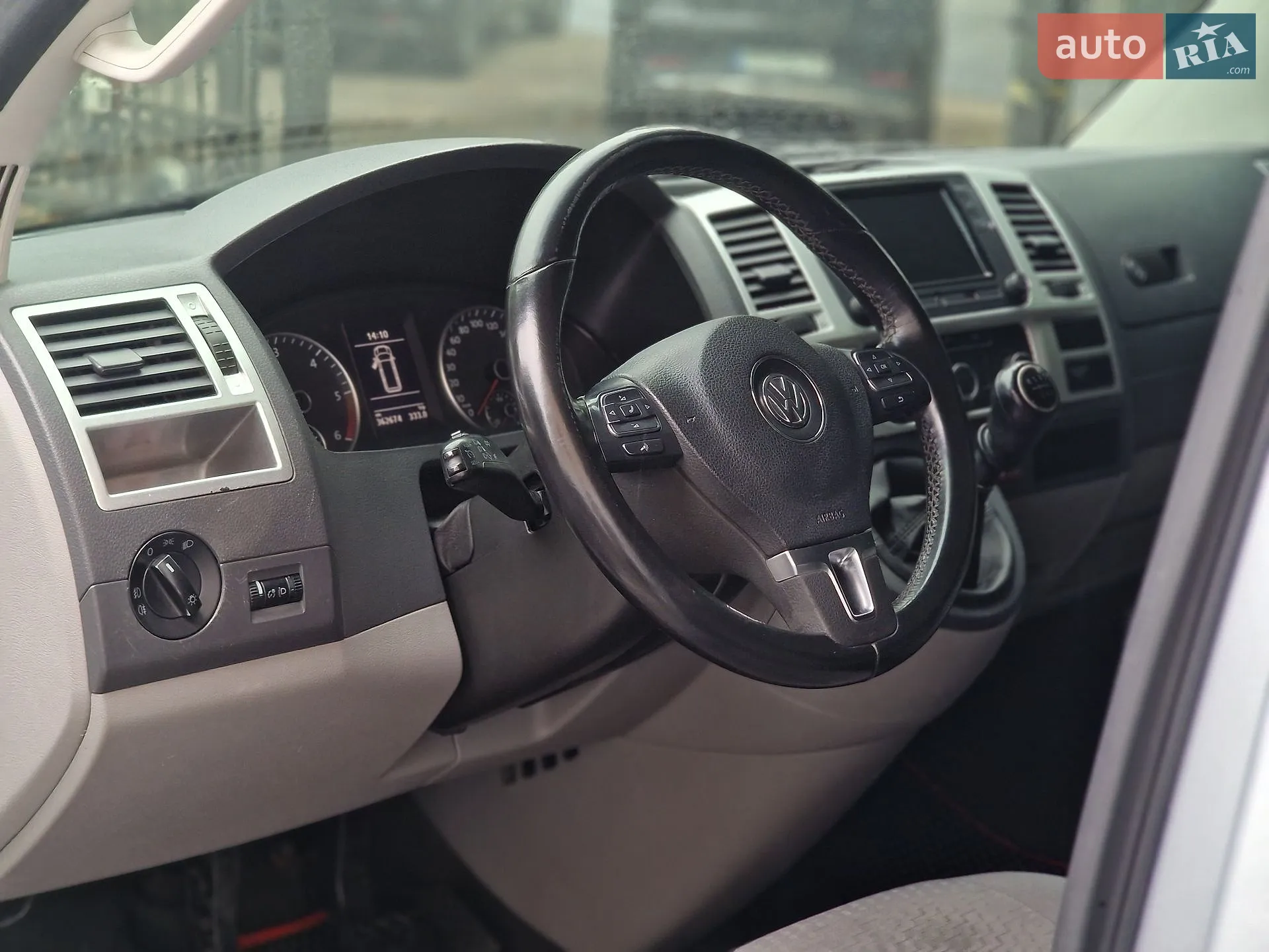 2010 Volkswagen Transporter - мініатюра 39
