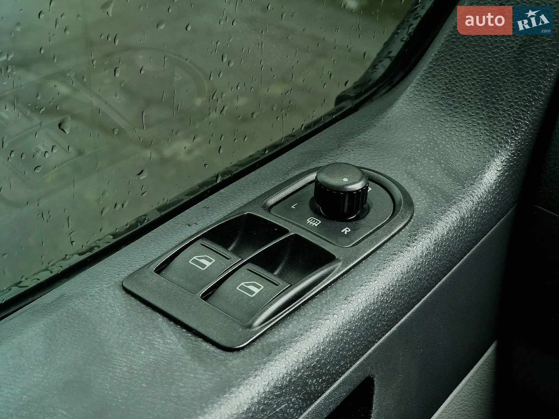 2010 Volkswagen Transporter - мініатюра 58