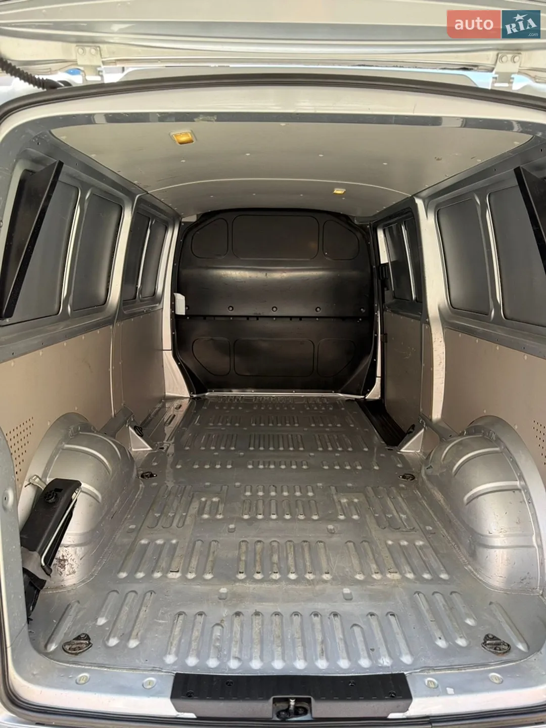 2016 Volkswagen Transporter - мініатюра 28