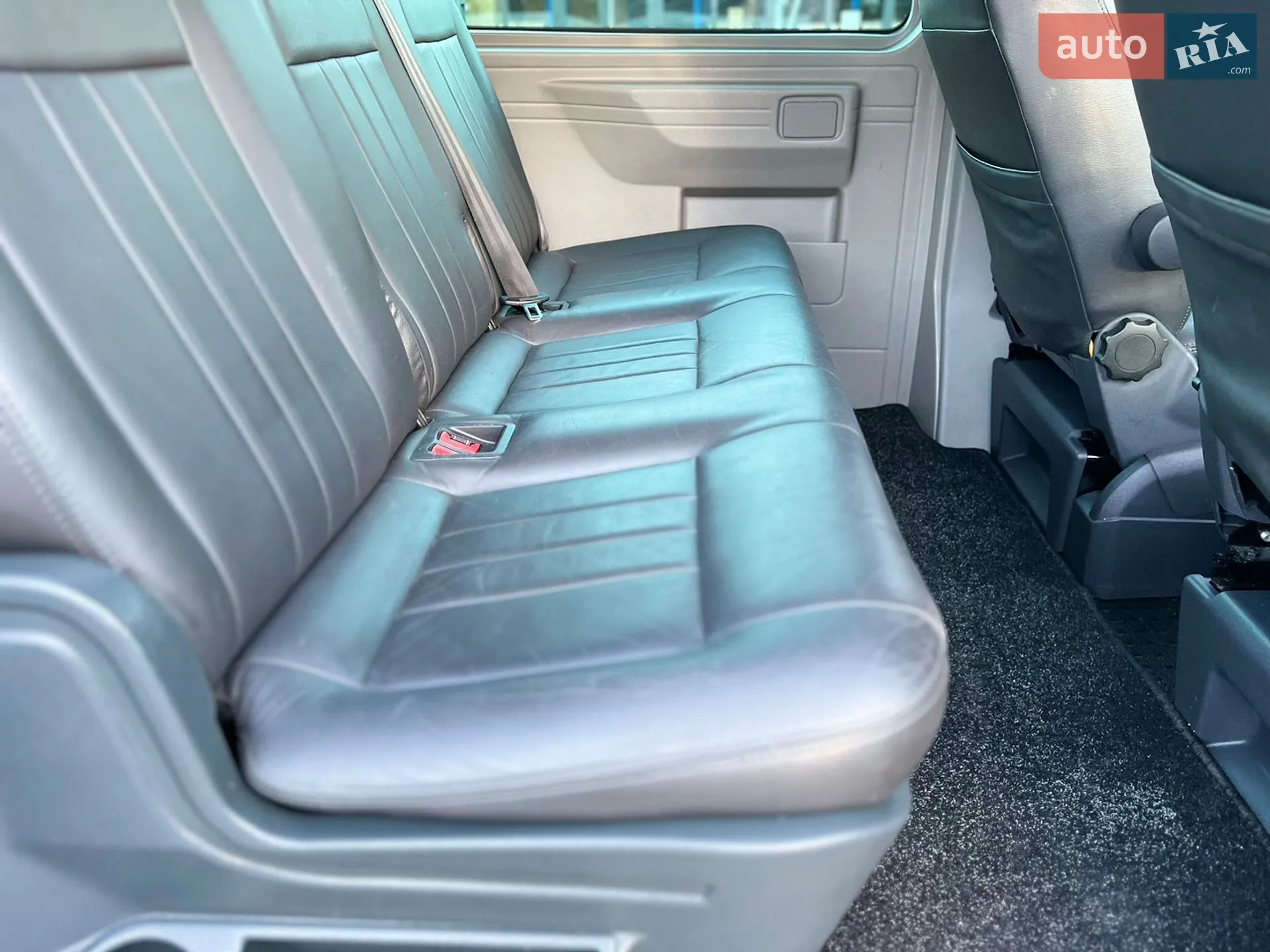 2011 Volkswagen Transporter - мініатюра 35