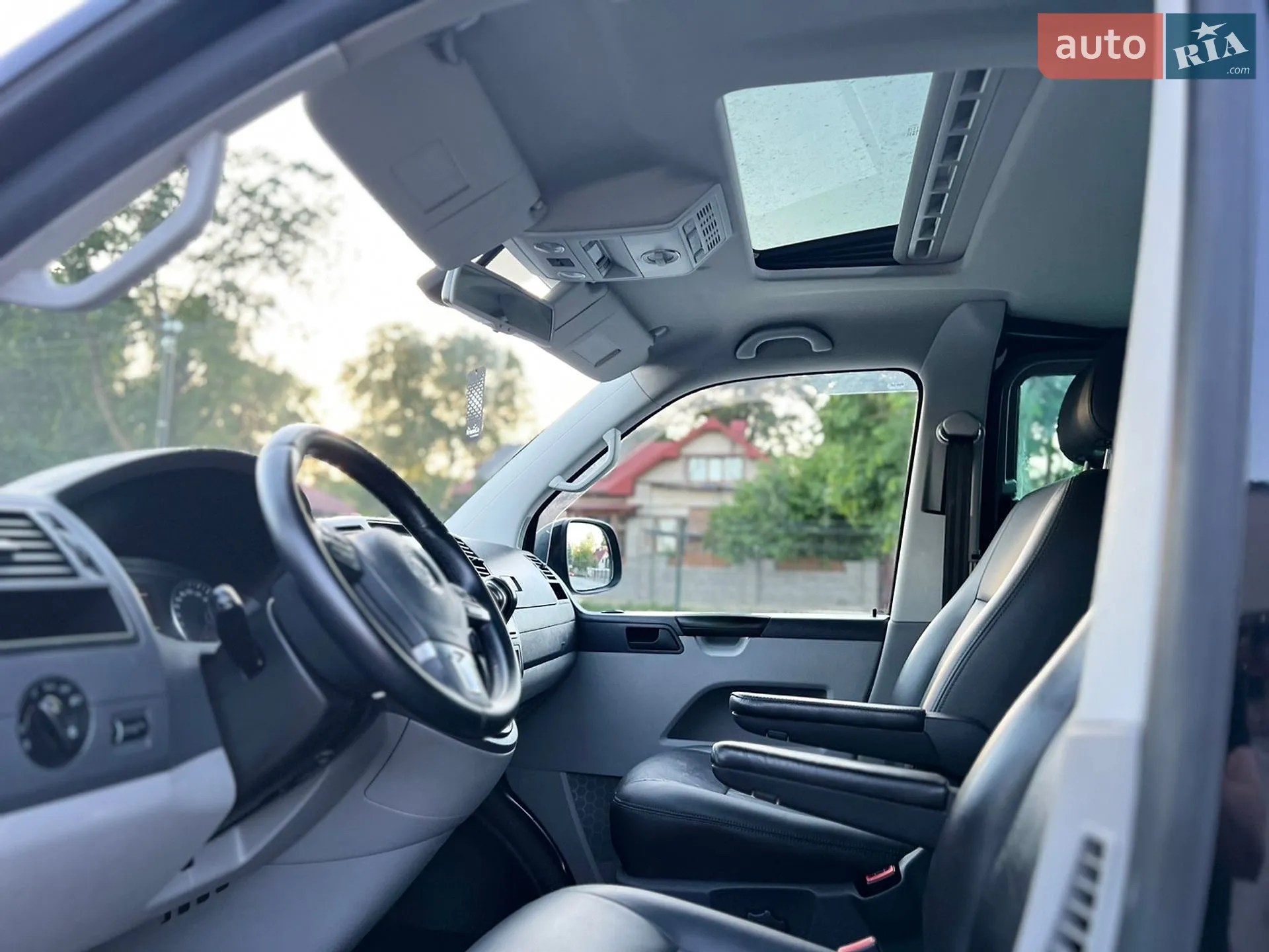 2011 Volkswagen Transporter - мініатюра 55