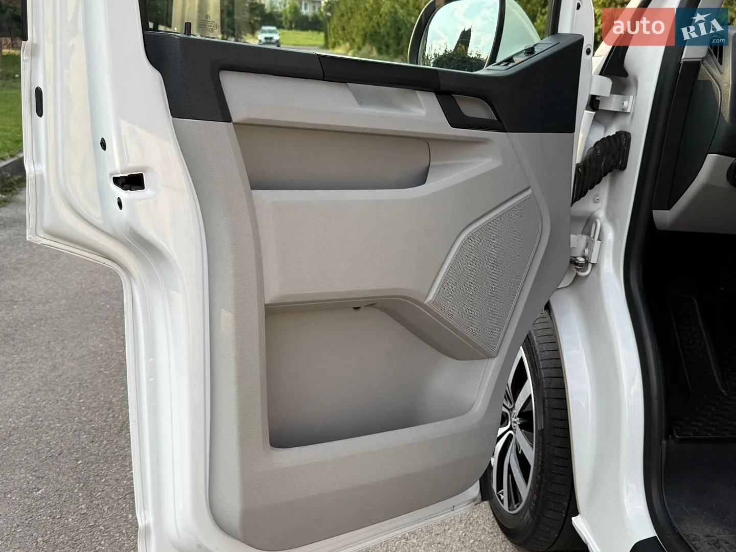 2017 Volkswagen Transporter - мініатюра 38