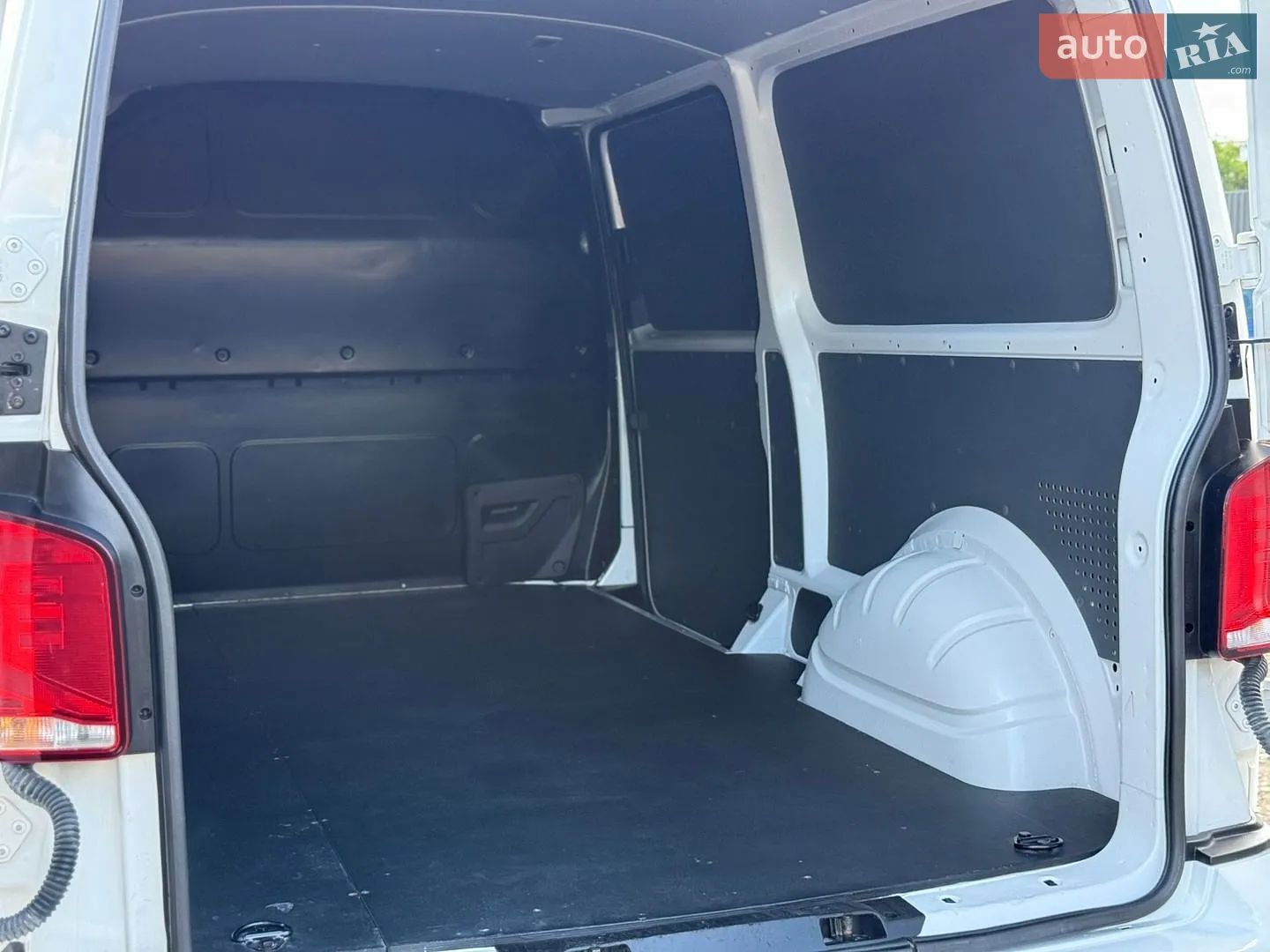 2023 Volkswagen Transporter - мініатюра 30