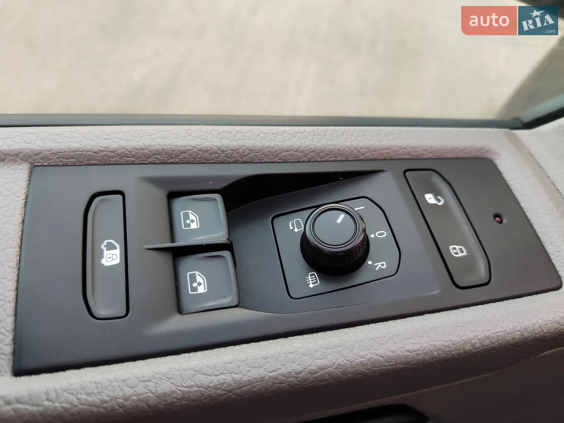 2019 Volkswagen Transporter - мініатюра 35