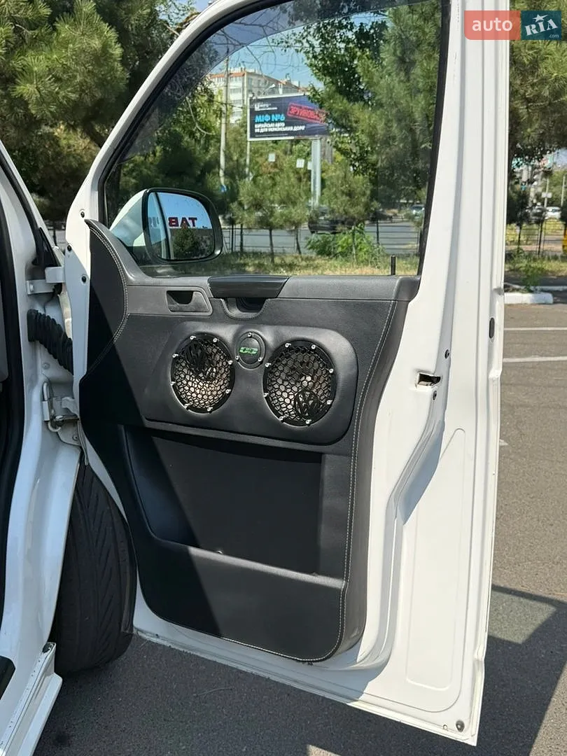 2010 Volkswagen Transporter - мініатюра 23