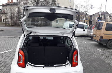 Хетчбек Volkswagen Up 2016 в 