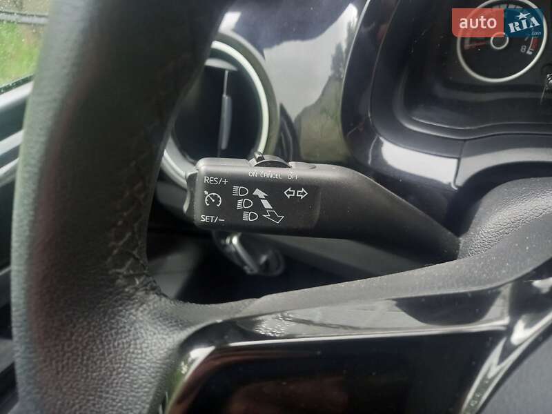 Хэтчбек Volkswagen Up 2014 в Черновцах