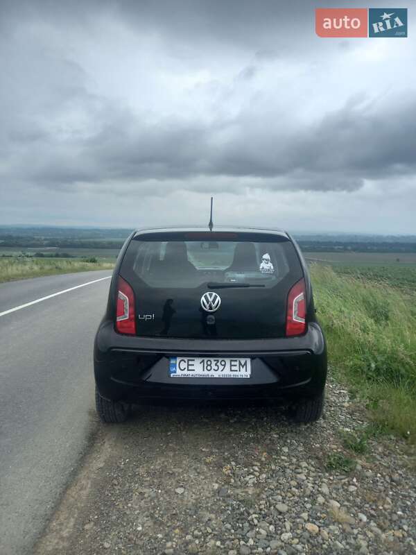 Хэтчбек Volkswagen Up 2014 в Черновцах