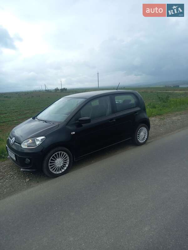 Хэтчбек Volkswagen Up 2014 в Черновцах