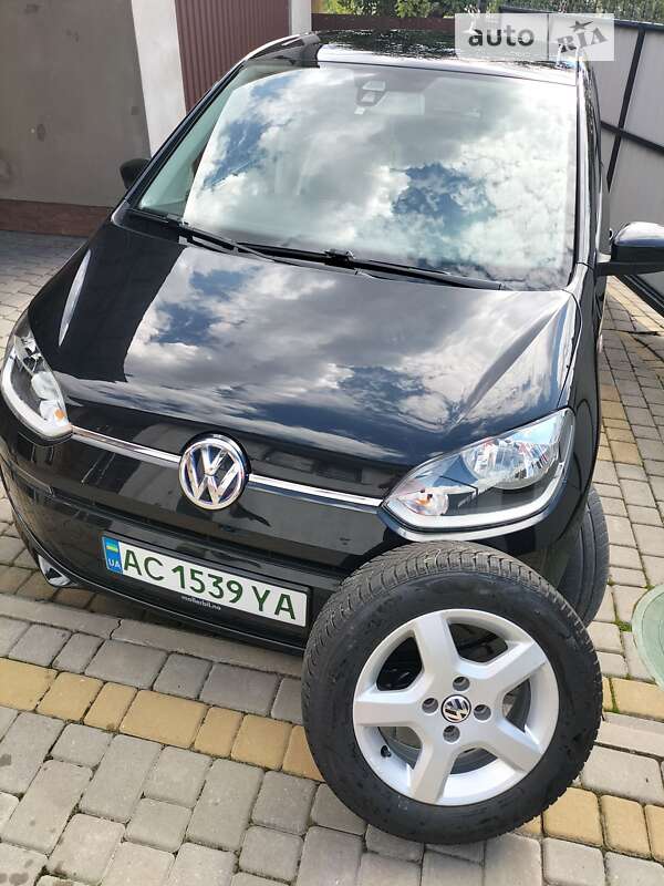 Хэтчбек Volkswagen Up 2014 в Владимир-Волынском