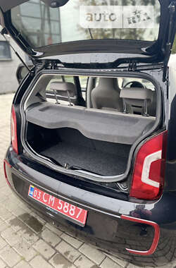 Хэтчбек Volkswagen Up 2014 в 