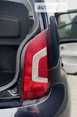 Хэтчбек Volkswagen Up 2014 в 