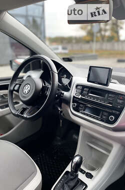 Хэтчбек Volkswagen Up 2014 в 