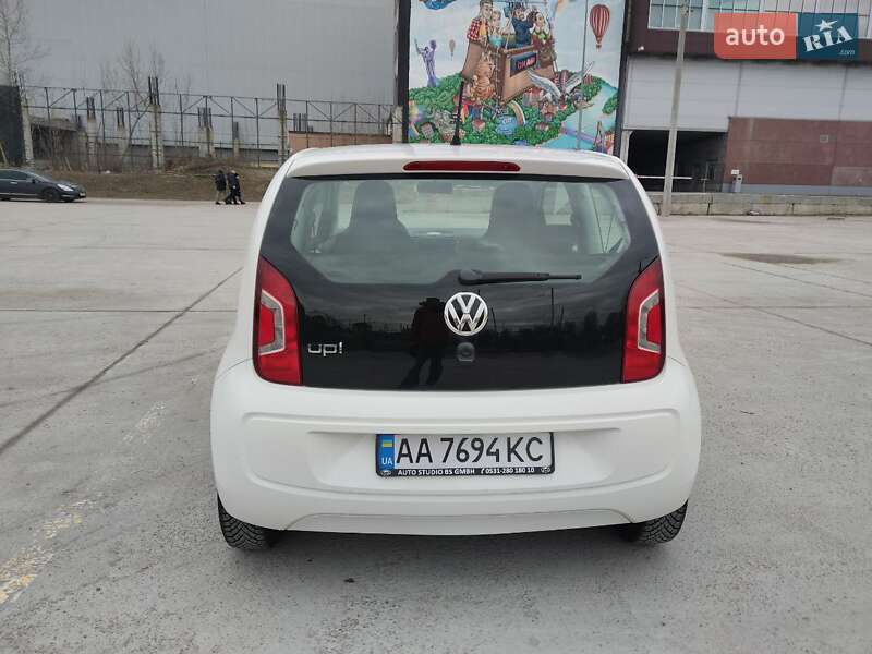 Хэтчбек Volkswagen Up 2015 в Киеве