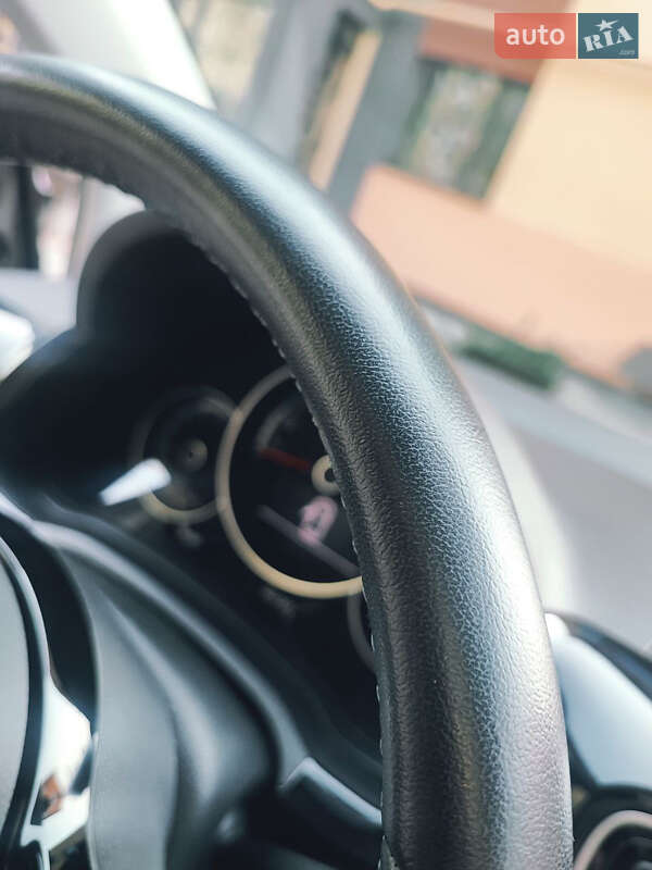 Хэтчбек Volkswagen Up 2014 в Луцке