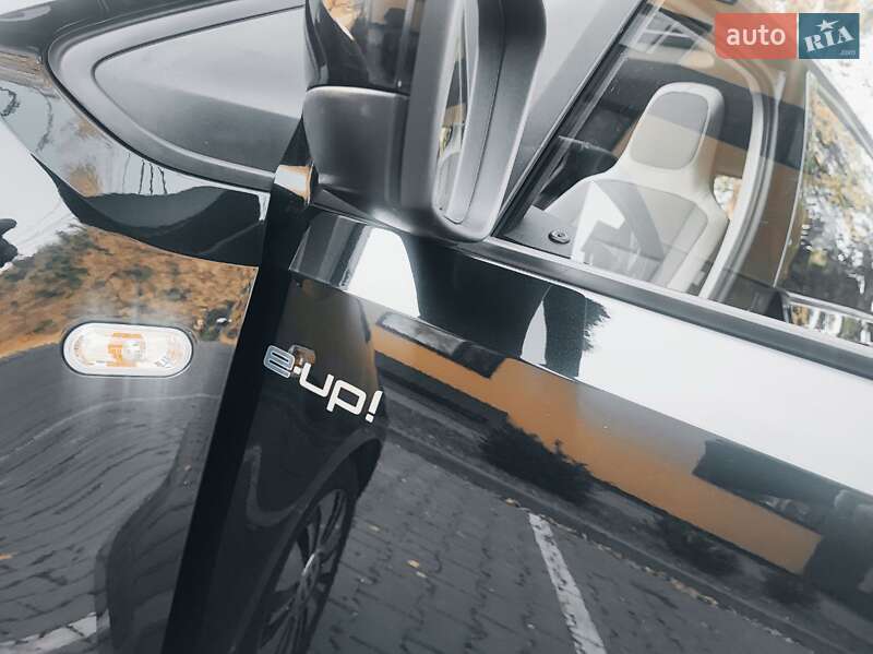 Хэтчбек Volkswagen Up 2014 в Луцке