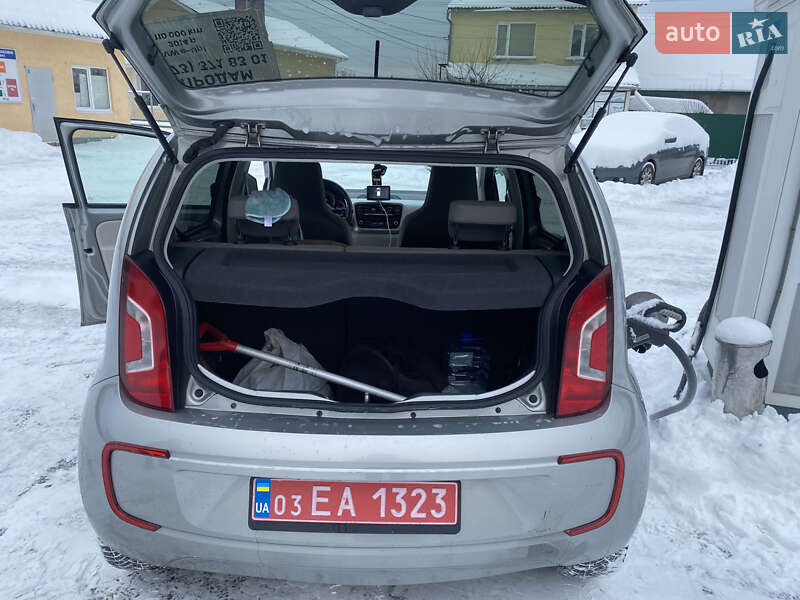 Хетчбек Volkswagen Up 2014 в Житомирі