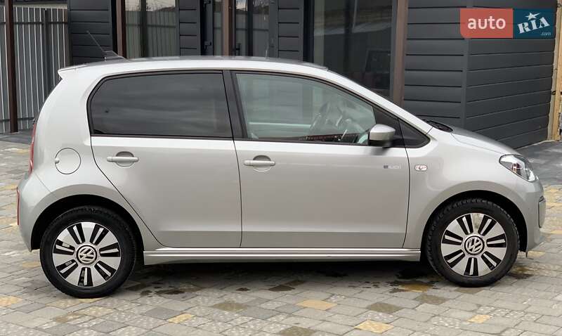 Хетчбек Volkswagen Up 2013 в Городку