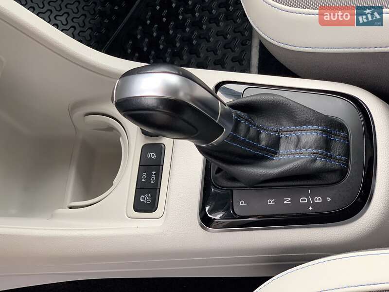 Хетчбек Volkswagen Up 2013 в Городку