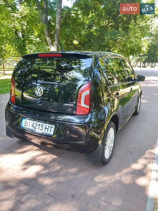 Хетчбек Volkswagen Up 2012 в Кременчуці