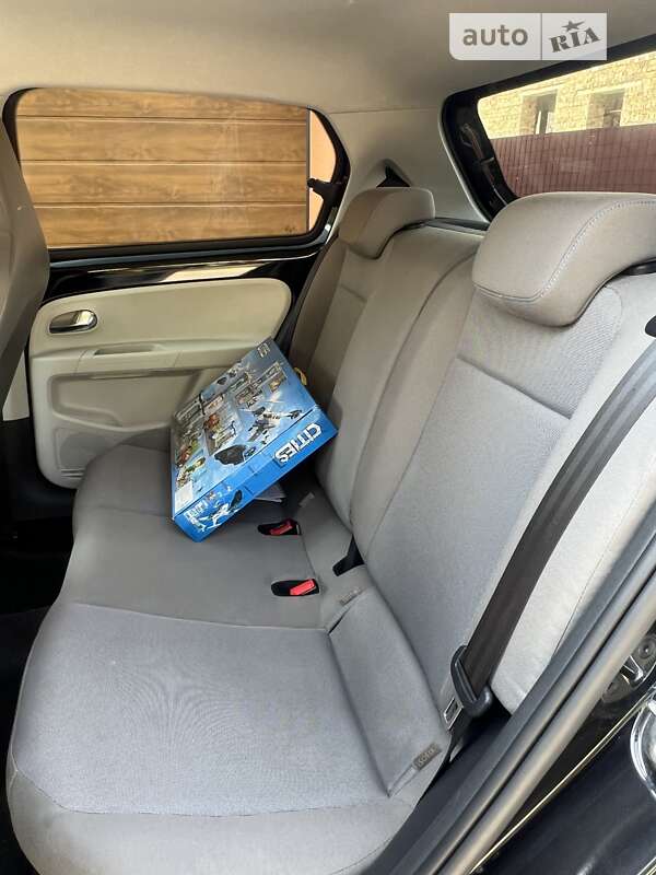 Хэтчбек Volkswagen Up 2013 в Ивано-Франковске