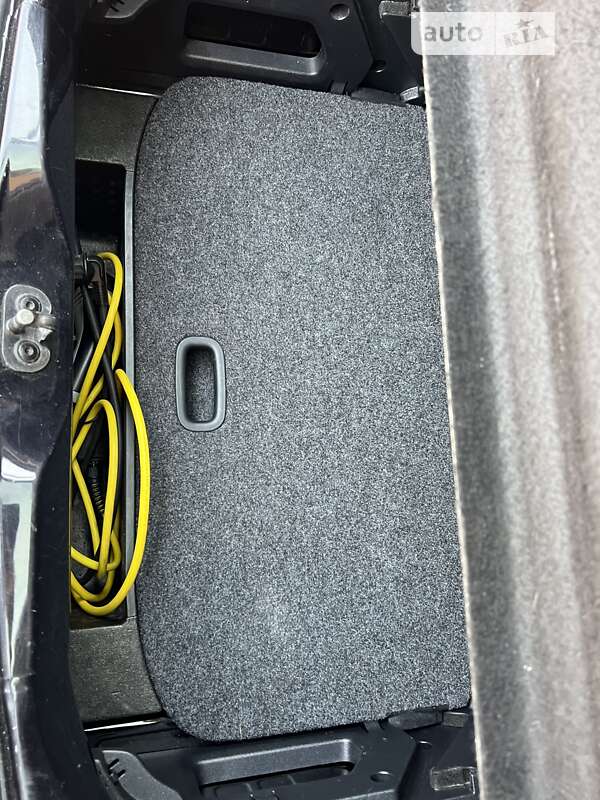 Хэтчбек Volkswagen Up 2013 в Ивано-Франковске