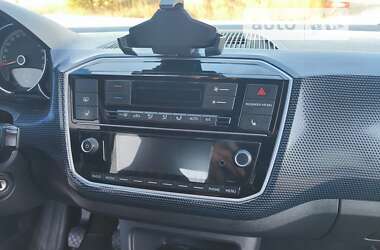 Хетчбек Volkswagen Up 2016 в 