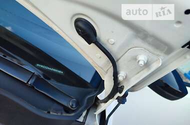 Хетчбек Volkswagen Up 2016 в 