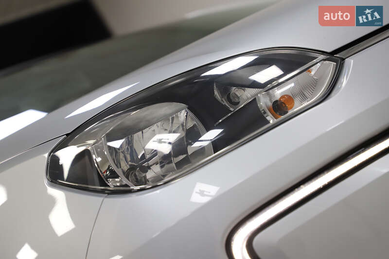 Хэтчбек Volkswagen Up 2014 в Дрогобыче